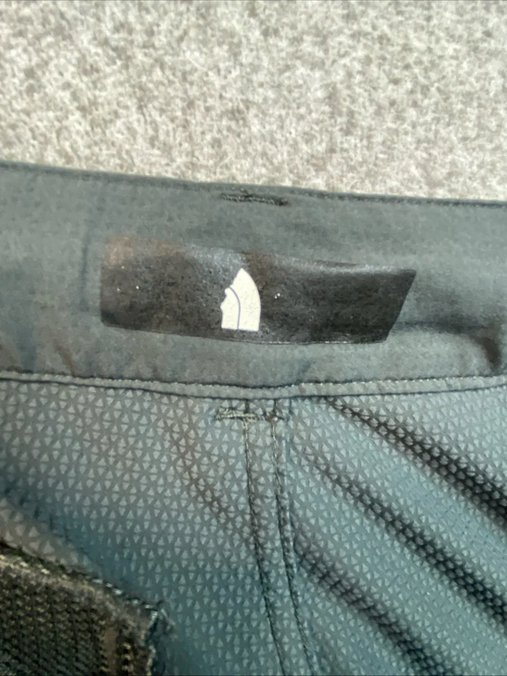 The North Face Men's 34 Gray Hiking Shorts Flat Front Pockets Zip Logo Gorpcore